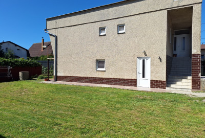 DOM s garážou - Čaňa - 2 bytové jednotky, 6 izb., úžitková plocha spolu 192 m2