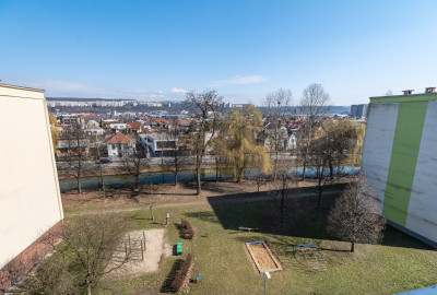 2 izb byt Sever, spolu 56 m2, 5.p., ihneď voľný, pôvodný stav