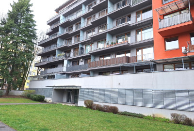 REZERVOVANÉ Novostavba TERASA, 96m2 + 17m2, 4.p. , veľká lodžia, 2x výstup na lodžia, 2x toaleta