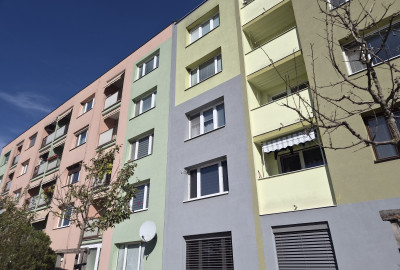 Turňa n/B, 3 izb. byt 62m2, rekonštrukcia, 1/5p., prízemie, pivnica, veľký kumbál